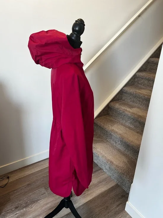 Lululemon Definitely Raining Jacket Cranberry - Picture 7 of 12